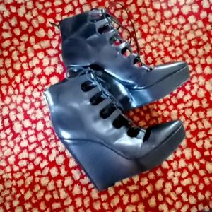 BCBG Black lace-up wedges